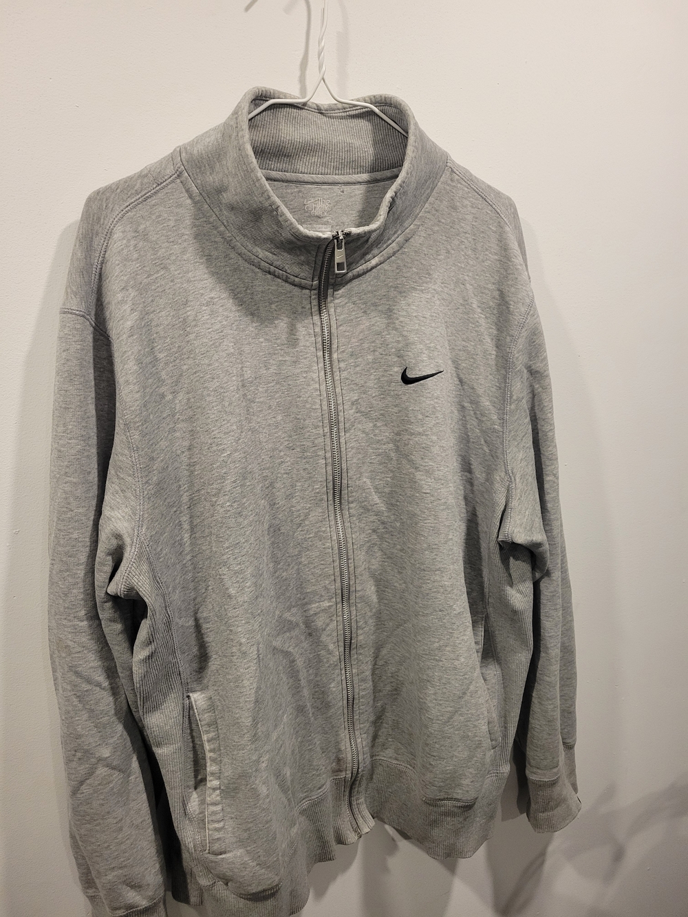 Nike Light Grey Full-Zip Shirt Jacket with Black Swoosh Size LARGE.